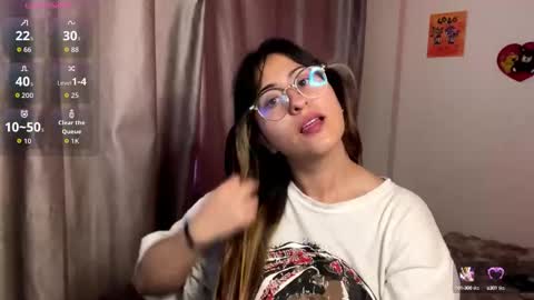 Snapshot of emma__bell_ chatting on 09.25.25 Emma Is here online show from 09.25.25