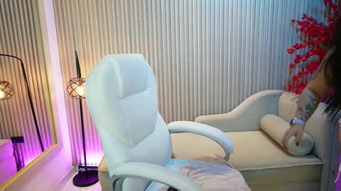 Snapshot of emma__walkerr_ chatting on 09.19.25 emma__walkerr_ online show from 09.19.25