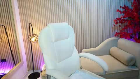 Snapshot of emma__walkerr_ chatting on 09.30.25 emma__walkerr_ online show from 09.30.25