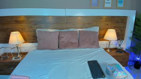 Snapshot of emma_bakker_ chatting on 01.17.25 Emma online show from 01.17.25