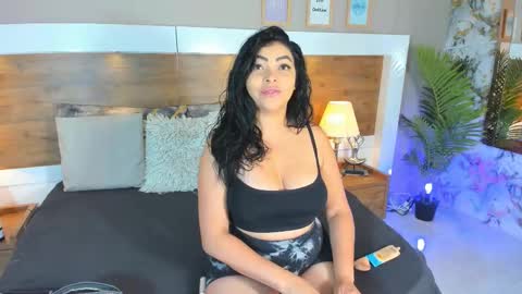 Snapshot of emma_bakker_ chatting on 02.13.25 Emma online show from 02.13.25