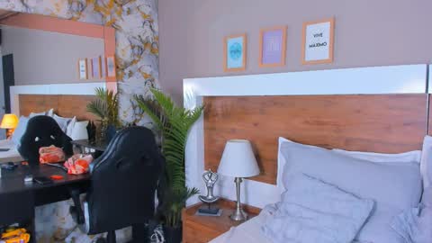 Emma  online show from 03.25.26