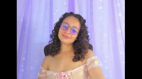 Snapshot of emma_belle02 chatting on 11.19.25 Emma online show from 11.19.25