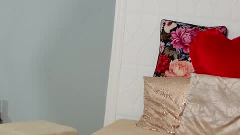 Snapshot of emma_bliss_ chatting on 02.15.26 emma_bliss_ online show from 02.15.26