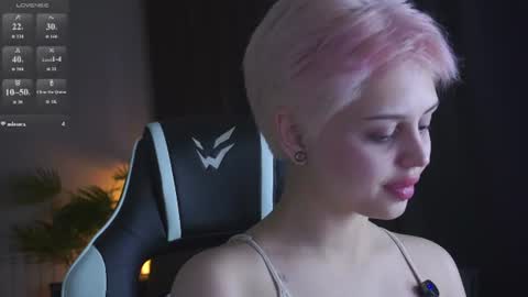 Snapshot of emma_bro0kss chatting on 07.13.26 Emma online show from 07.13.26
