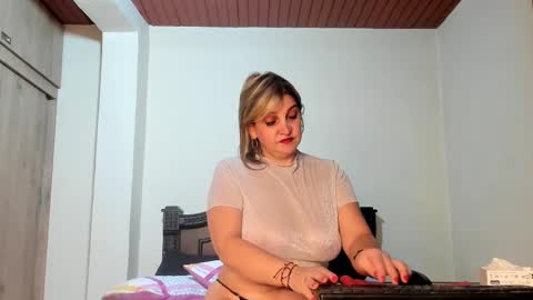 Snapshot of emma_brown777 chatting on 02.12.25 ALBA online show from 02.12.25