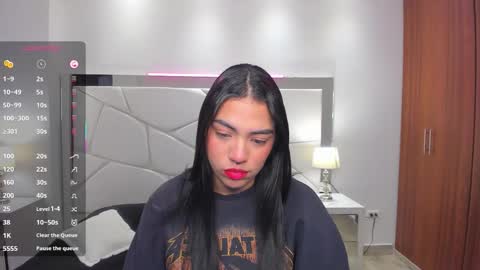 Snapshot of emma_connor1 chatting on 11.26.25 Emma online show from 11.26.25