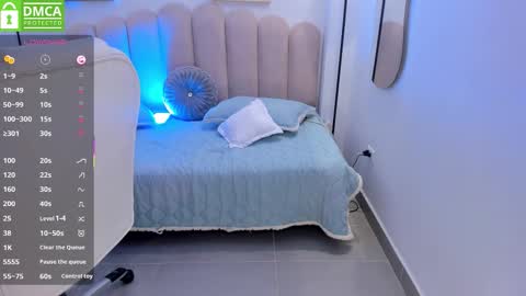 Snapshot of emma_connor1 chatting on 11.28.25 Emma online show from 11.28.25