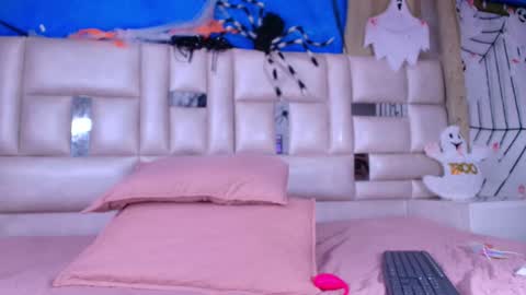 Emma online show from 10.31.25