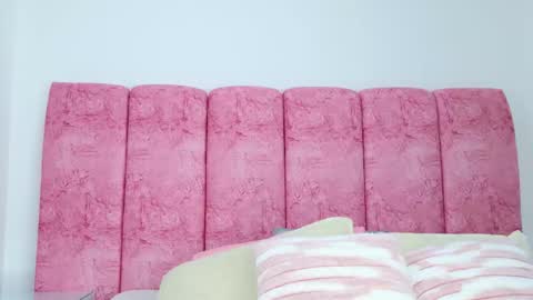 Emma online show from 12.21.25