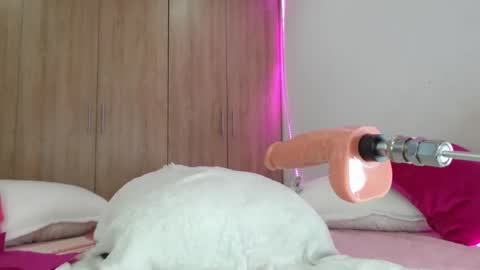 Emma Glutton online show from 11.27.25