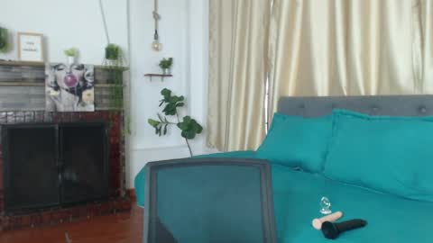 Snapshot of emma_hassani chatting on 05.19.26 Tell me Emma online show from 05.19.26