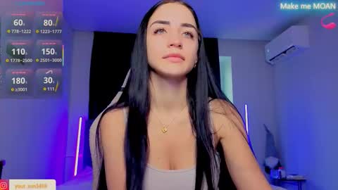 Snapshot of emma_jordan chatting on 10.25.25 Emma online show from 10.25.25