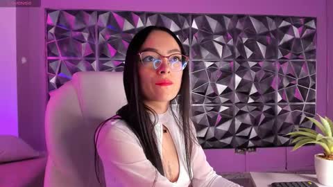 emma online show from 11.17.25