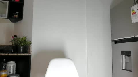 Emma 3 online show from 12.08.24