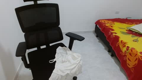 Snapshot of emma_lu26 chatting on 01.05.25 emma_lu26 online show from 01.05.25