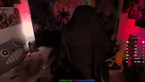 Snapshot of emma_luna059 chatting on 01.23.25 LUNA online show from 01.23.25