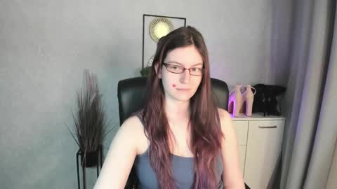 Snapshot of emma_lust94 chatting on 05.06.26 emma online show from 05.06.26