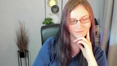 Snapshot of emma_lust94 chatting on 07.14.26 emma online show from 07.14.26