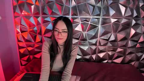 Emma  online show from 11.08.25