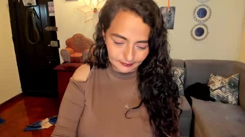 Snapshot of emma_luxy chatting on 03.04.25 emma luxy online show from 03.04.25