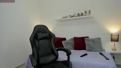 Emma  online show from 11.14.25