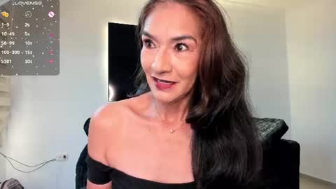 Snapshot of emma_mendoza chatting on 06.11.26 Emma online show from 06.11.26