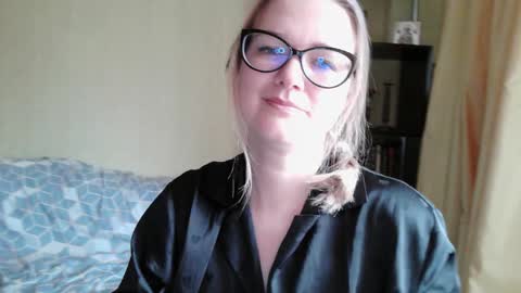 emma_misty_ online show from 10.21.25