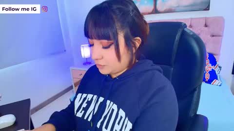 Snapshot of emma_monserratt chatting on 02.02.26 Emma Monserratt online show from 02.02.26