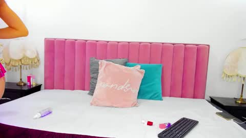 Snapshot of emma_moore8 chatting on 11.10.25 Emma online show from 11.10.25