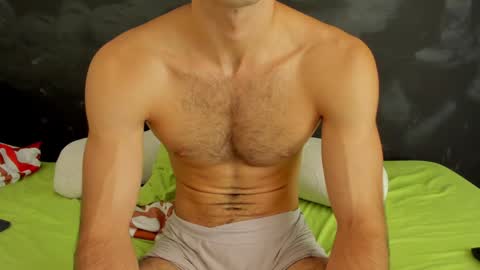 Snapshot of emma_muscle_ chatting on 01.31.25 emma online show from 01.31.25