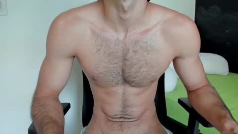 Snapshot of emma_muscle_ chatting on 02.01.25 emma online show from 02.01.25
