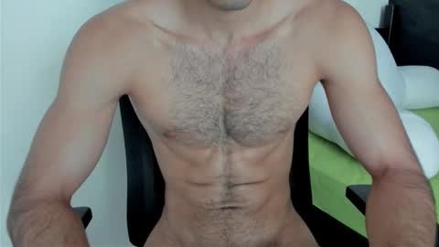 Snapshot of emma_muscle_ chatting on 02.01.25 emma online show from 02.01.25