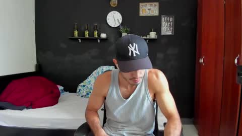 Snapshot of emma_muscle_ chatting on 02.17.25 emma online show from 02.17.25