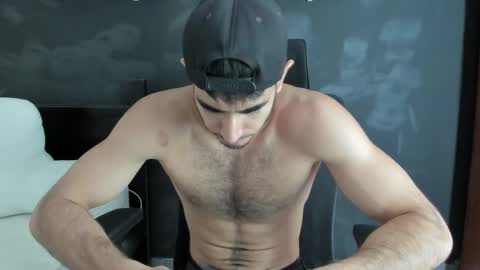 Snapshot of emma_muscle_ chatting on 02.22.25 emma online show from 02.22.25