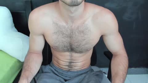 Snapshot of emma_muscle_ chatting on 03.05.25 emma online show from 03.05.25