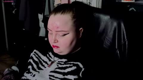 Emma Razumovskaya online show from 10.31.25