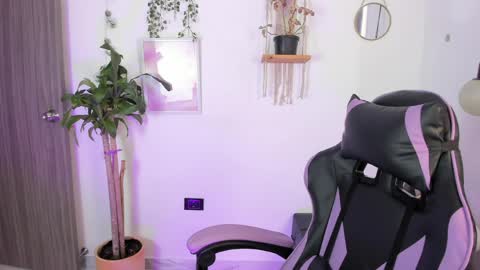 Emma online show from 05.04.26
