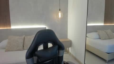 E M M A online show from 03.19.26