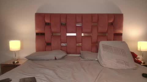 emma_saenz01 online show from 01.26.25