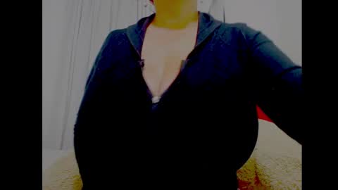 emma_saenzz online show from 11.22.25