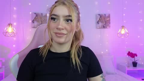 Emma Softt online show from 04.08.26