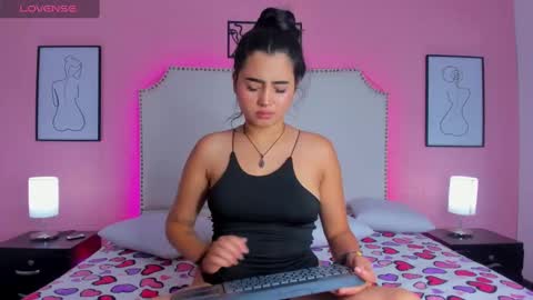 emma_whitee_ online show from 09.09.25