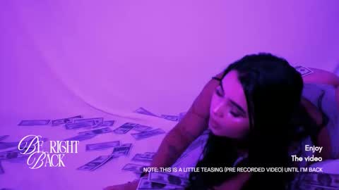 emma_whitee_ online show from 12.14.25