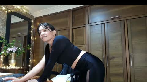 Emma online show from 12.28.24