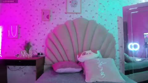 emmaa00_ online show from 07.18.26