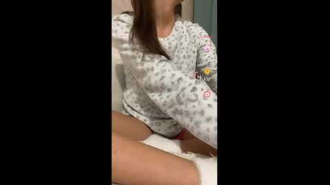 Snapshot of emmaamazingeyes chatting on 10.28.25 Emma 31487 online show from 10.28.25