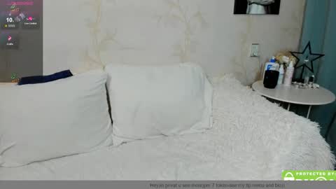 Snapshot of emmaamazingeyes chatting on 12.01.25 Emma 31487 online show from 12.01.25