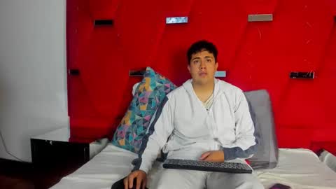 EmmaAndDemon online show from 12.21.25