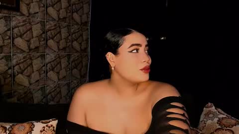 Snapshot of emmacamille2 chatting on 03.01.25 emmacamille2 online show from 03.01.25